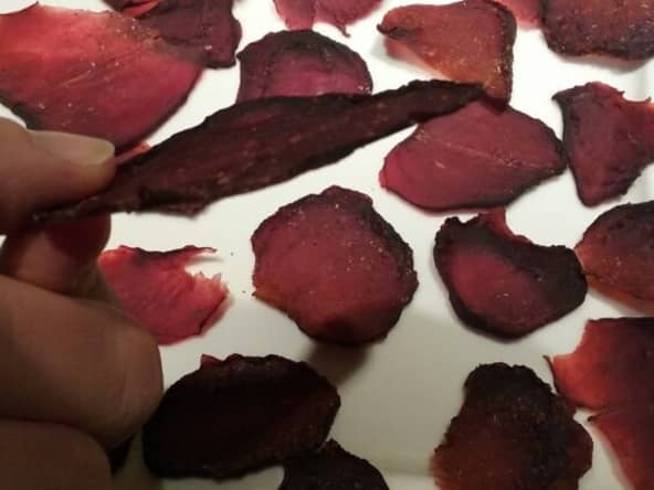 Chips de betteraves légères au four