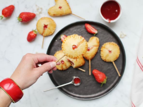 Pie pops (mini tartes sucettes) à la fraise
