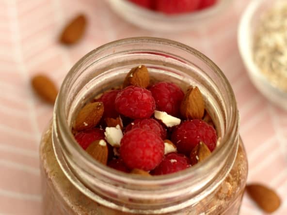 Overnight Oatmeal (le porridge du lendemain) au chocolat, framboises et amandes