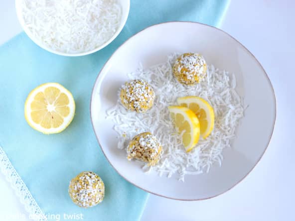 Boules énergétiques au jus et zestes de citron et noix de coco