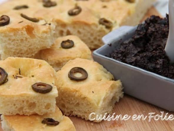 Focaccia olives vertes, thym, et fleur de sel