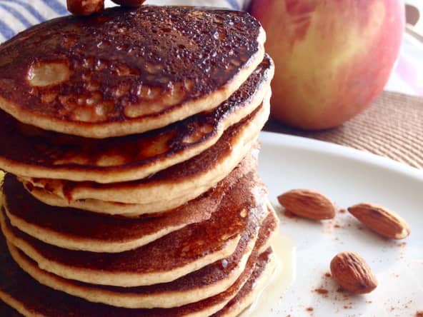 Pancake bien moelleux banane et amande au fromage blanc