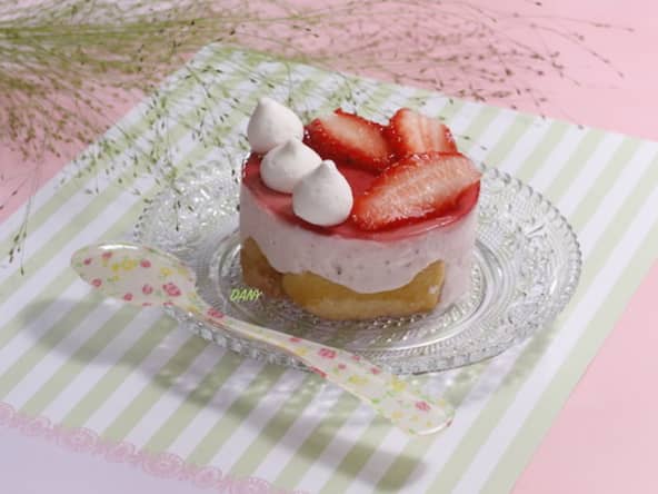 Entremets au yaourt et aux fraises