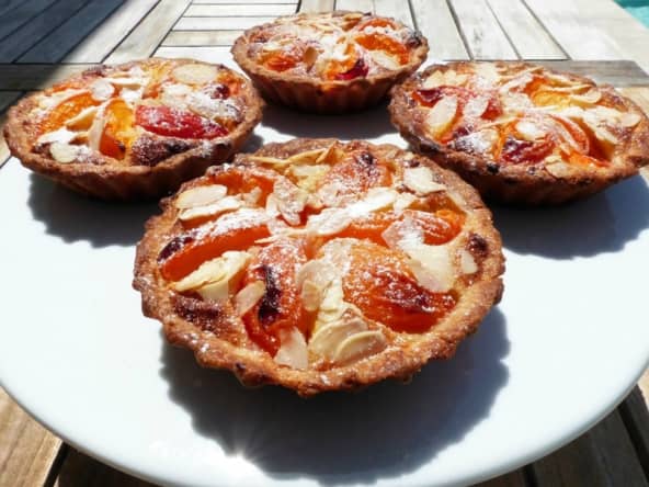 Tartelettes amandines aux abricots frais