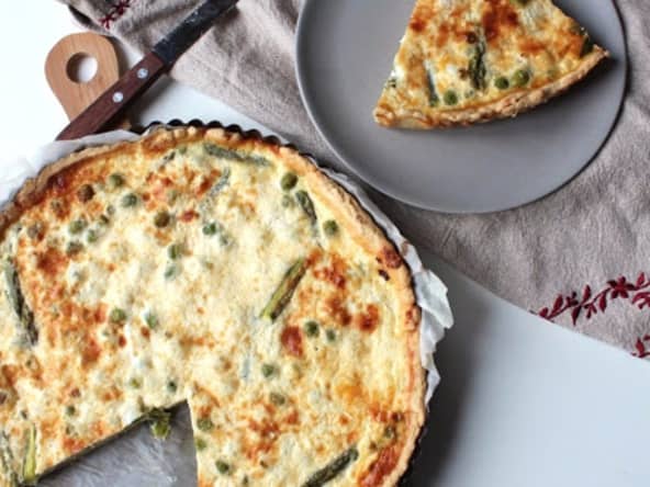 Tarte à la ricotta et aux légumes de printemps : petits pois et asperges vertes