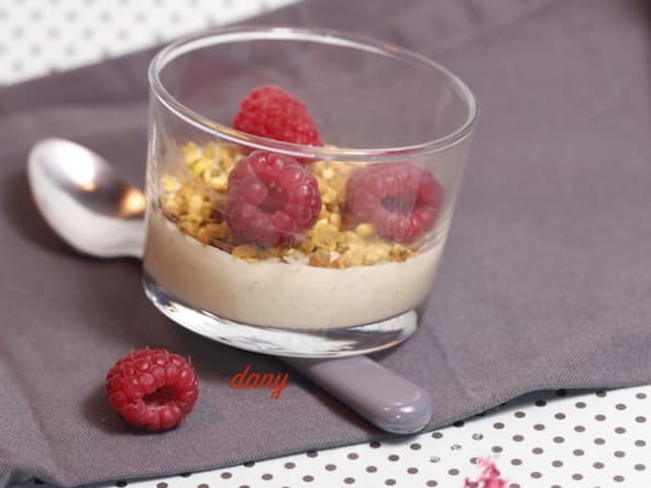 Petites crèmes pistaches et framboises