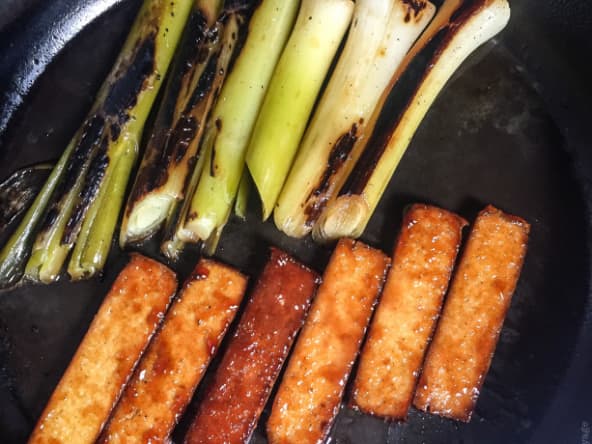 Tofu teriyaki et poireaux grillés comme au Japon