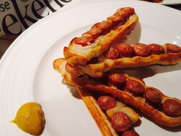 Sausages rolls et cheddar twisties 