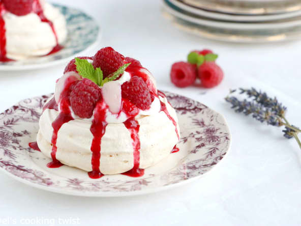 Pavlovas aux framboises, litchis et rose, façon Ispahan de Pierre Hermé