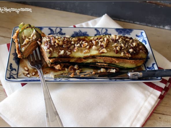 Millefeuille de courgettes au chèvre , tomates séchées et noisettes croquantes