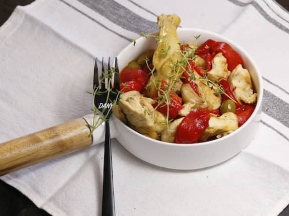 Poulet aux olives aux poivrons et aux épices