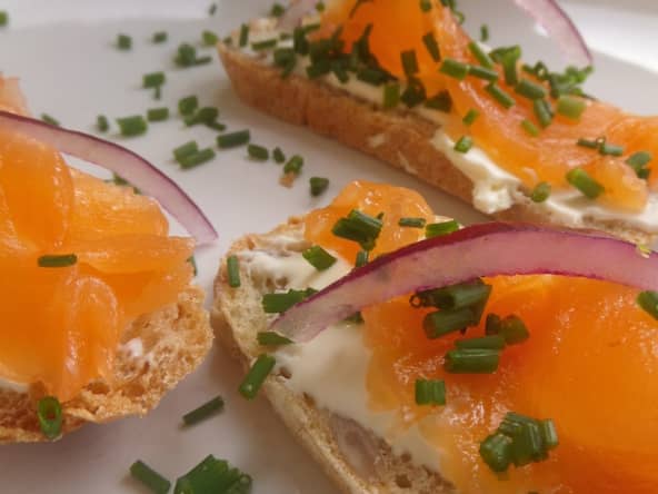 Gravlax de saumon mariné aux agrumes