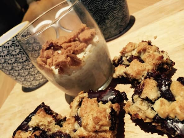 Carrés croustillants au chocolat et à l’avoine et riz au lait d’avoine pour tea time