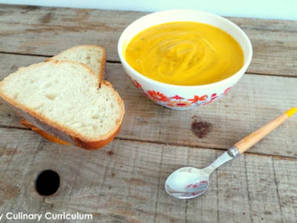 Soupe carottes, radis et lait de coco