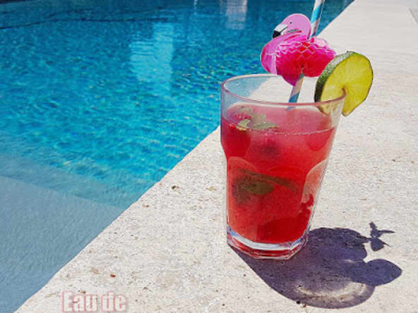 Se désaltérer avec une eau de framboise détox