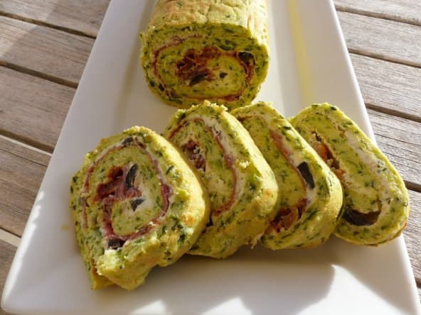 Gâteau roulé de courgettes au jambon cru, saveurs du Sud