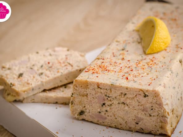 Terrine de thon à la ciboulette et à la fleur de sel au piment d'Espelette cuit à l'omnicuiseur
