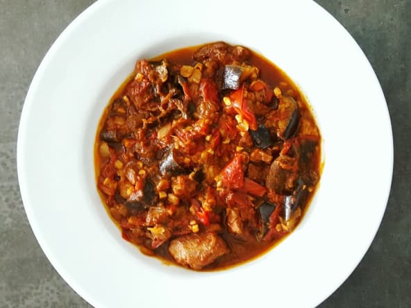 Cocotte d'agneau et d'aubergine pour le déjeuner de Pâques