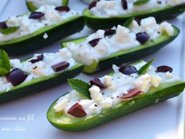 Petits concombres au yaourt grec façon tzatziki, feta et olives noires