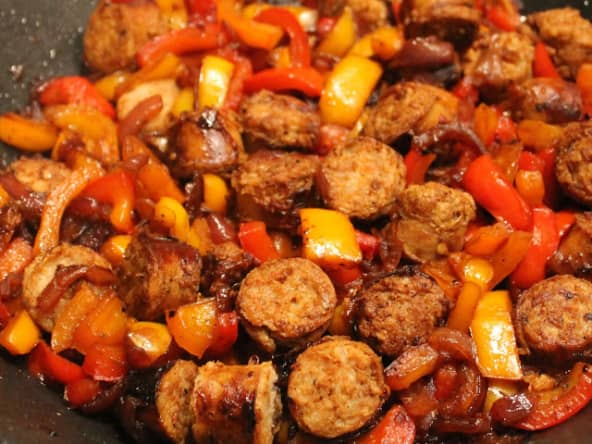 Saucisses et Poivrons poêlés (recette rapide d'Anthony Bourdain)