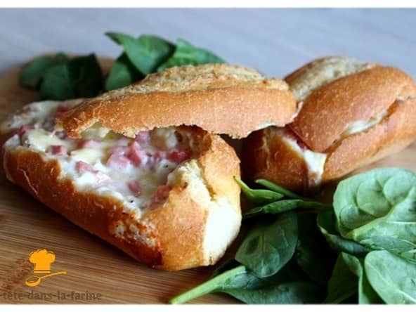 Pain farci au fromage brie