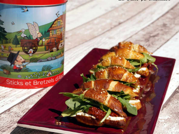 Mini croissants bretzel apéritifs aux tomates séchées et à la roquette