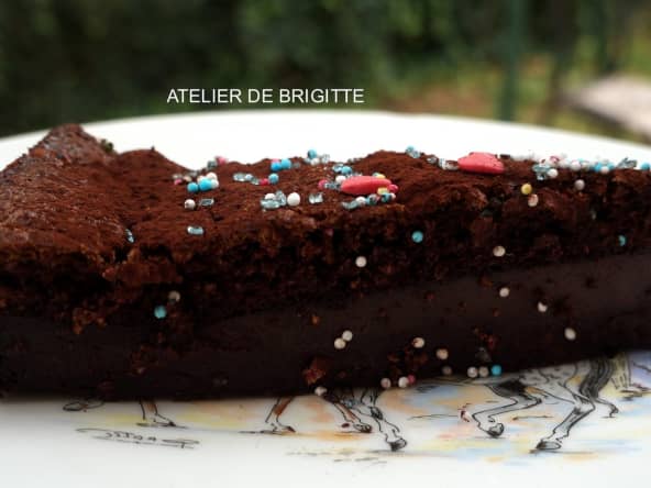 Gâteau magique au chocolat pour et avec les enfants