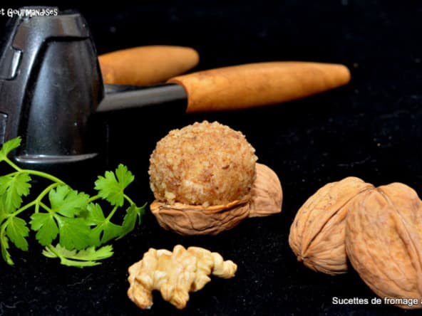 Sucettes apéritives de fromage frais aux noix du Périgord