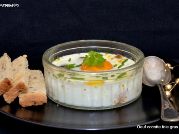 Œufs cocotte au foie gras et aux morilles