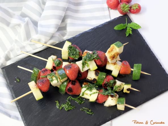Brochettes fraises-courgettes-halloumi