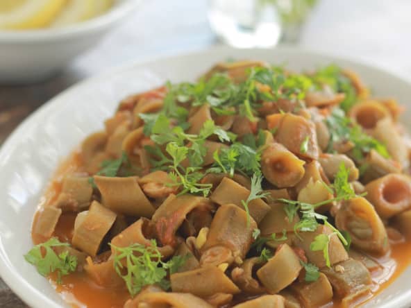 Fèves fraîches en sauce tomate (Rous Bratel) 