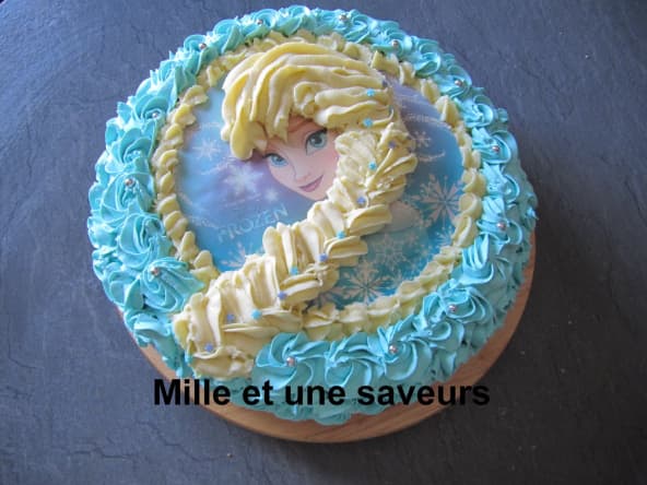 Gâteau Reine des neiges garni de crème mousseline saveurs mangue et fruit de la passion 