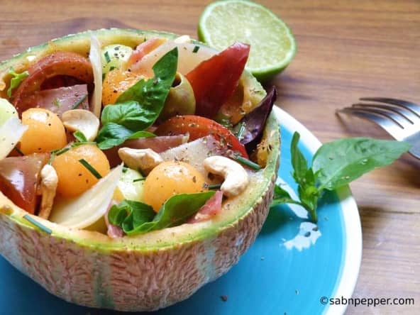 Salade de melon jambon cru et parmesan façon "Melon Bowl"