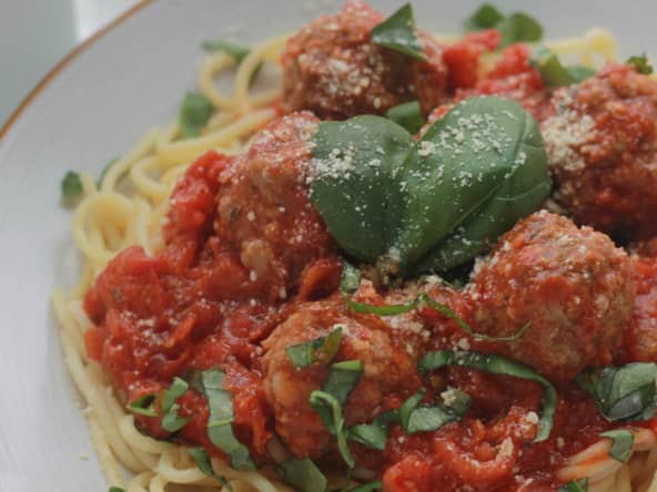 Spaghetti aux boulettes de viande à la sauce tomate