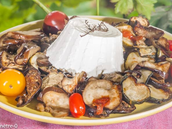Légumes du soleil cuits au four accompagnés de ricotta