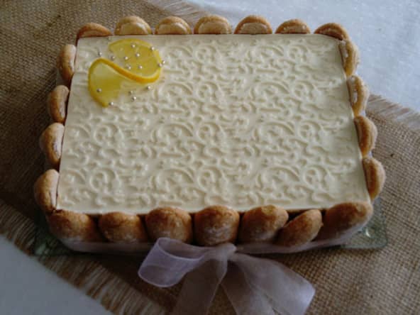 Entremets à base de pain de Gênes, lemon curd et mousse de citron