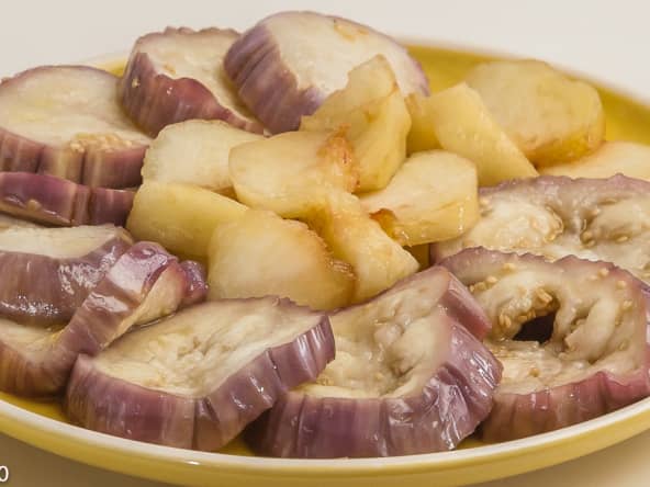 Salade d'aubergines aux pêches