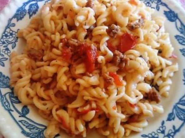 Pâtes à la viande hachée et aux tomates fraîches