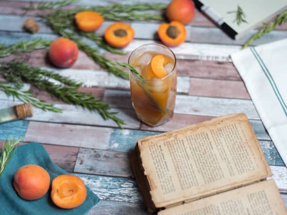 Grandma's Apricot Pie Cocktail avec du Calvados.