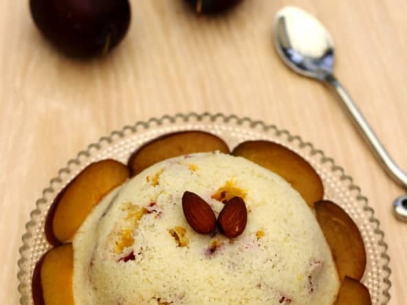 Bowlcake de semoule à la prune et amande pour le petit déj'