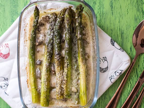 Asperges et champignons gratinés