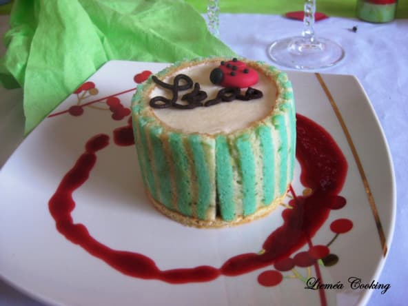 Entremet mousse poire, chocolat, poires caramélisées