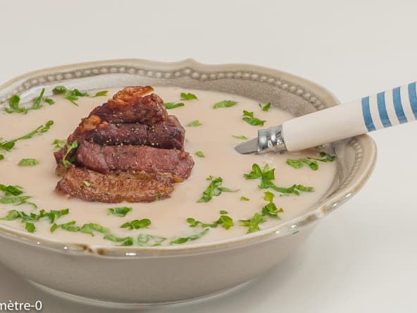 Soupe de mogettes au rillaud (poitrine de porc)