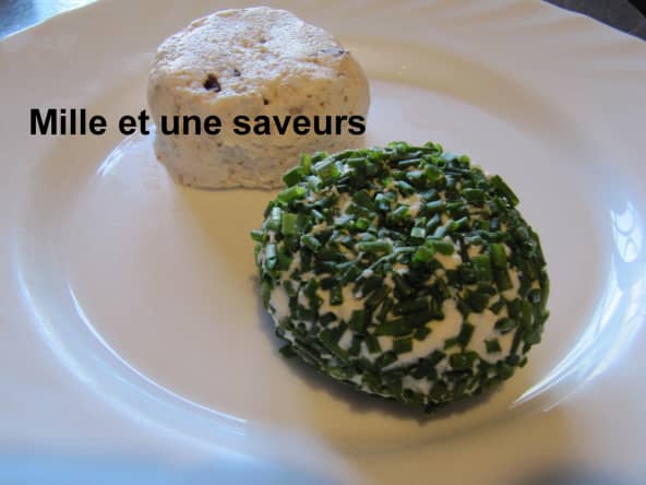 Fromage de chèvre frais à la ciboulette ou noix et raisin