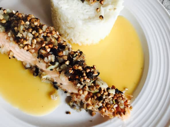 Saumon en crumble de kasha anisé et son beurre nantais