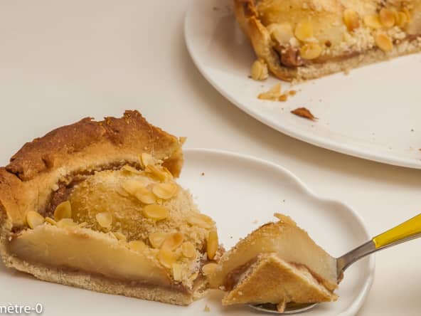 Tarte aux poires, crème de châtaignes et amandes