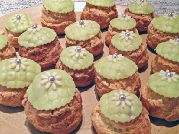 Choux à la crème pistache