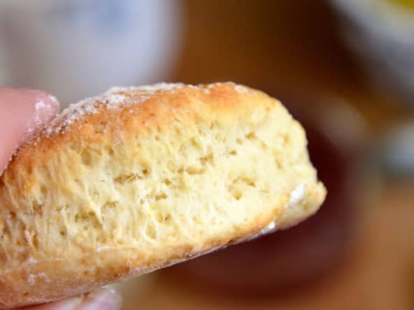 Scones presque parfaits pour un petit déjeuner anglais