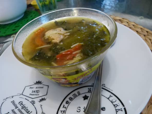 Soupe de poulet sans gluten à la citronnelle