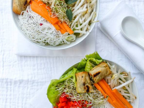 Bo bun végétal aux cacahuètes et petits légumes croquants